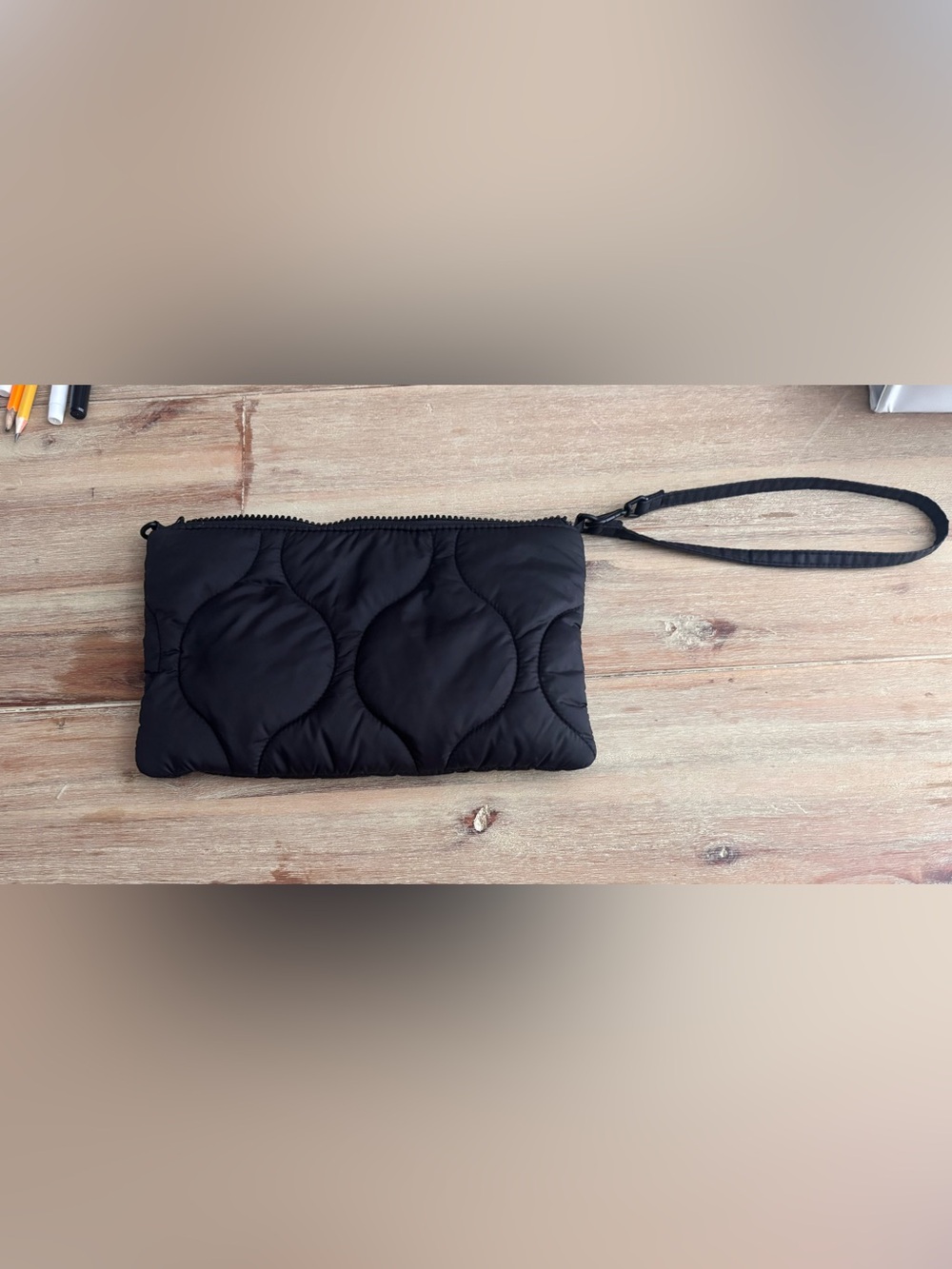 Small Vera Bradley Black Quilted Wristlet Zip Pouch Wallet ID Card Holder Floral - Picture 2 of 6